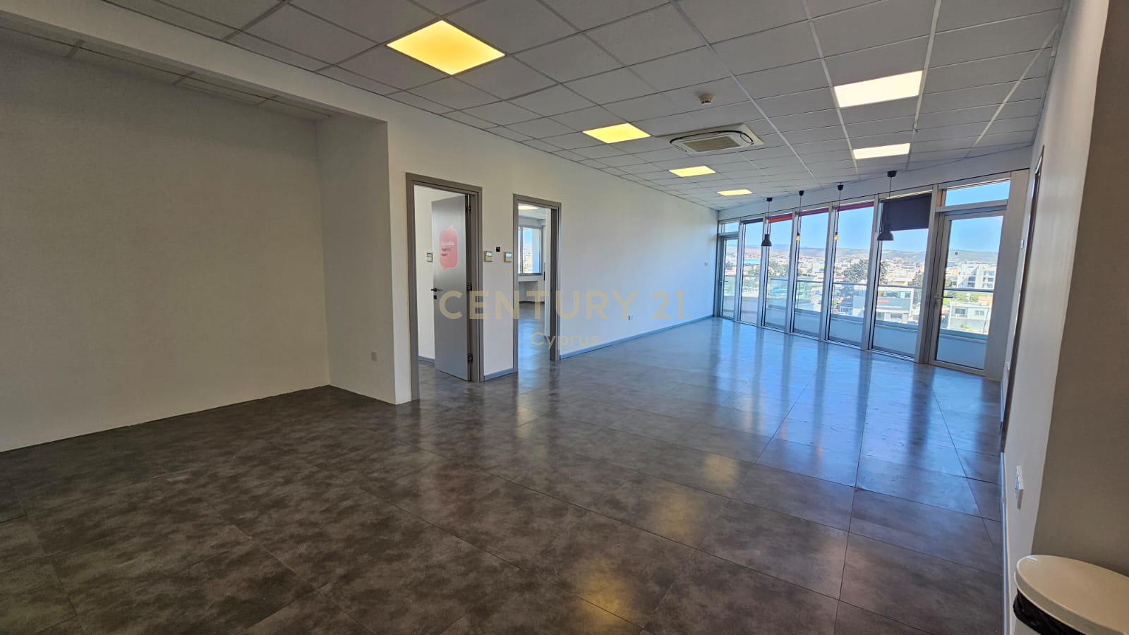434m2 Bureau à Agios Athanasios, Limassol, Chypre No. 55556