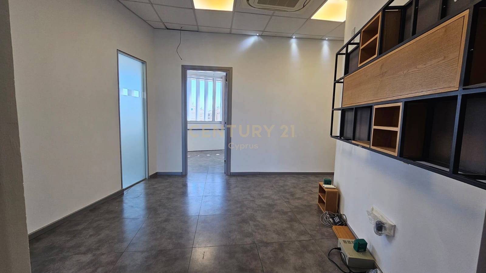 434m2 Bureau à Agios Athanasios, Limassol, Chypre No. 55556