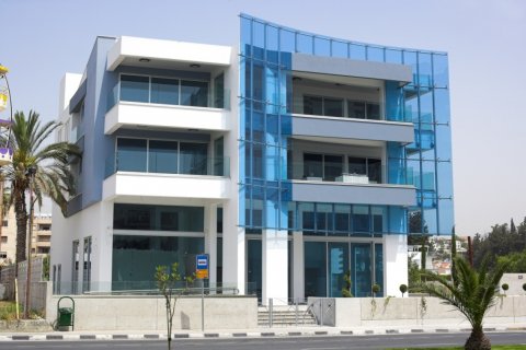 183m2 Commercial property in Limassol, Cyprus No. 38369
