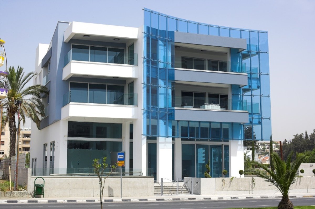 183m2 Local comercial en Limassol, Chipre No. 38369