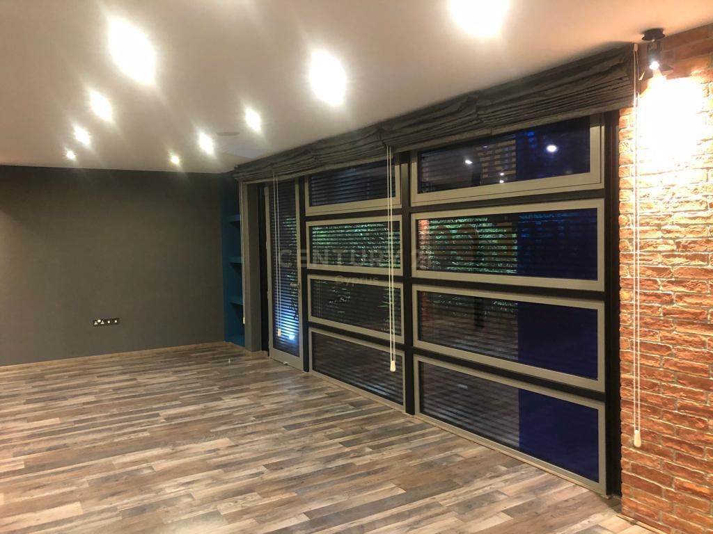 180m2 Local comercial en Limassol, Chipre No. 53890