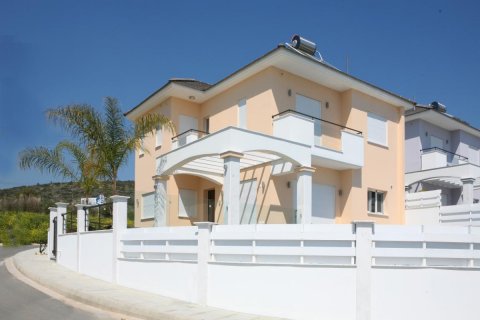 3 bedrooms Villa in Limassol, Cyprus No. 38521