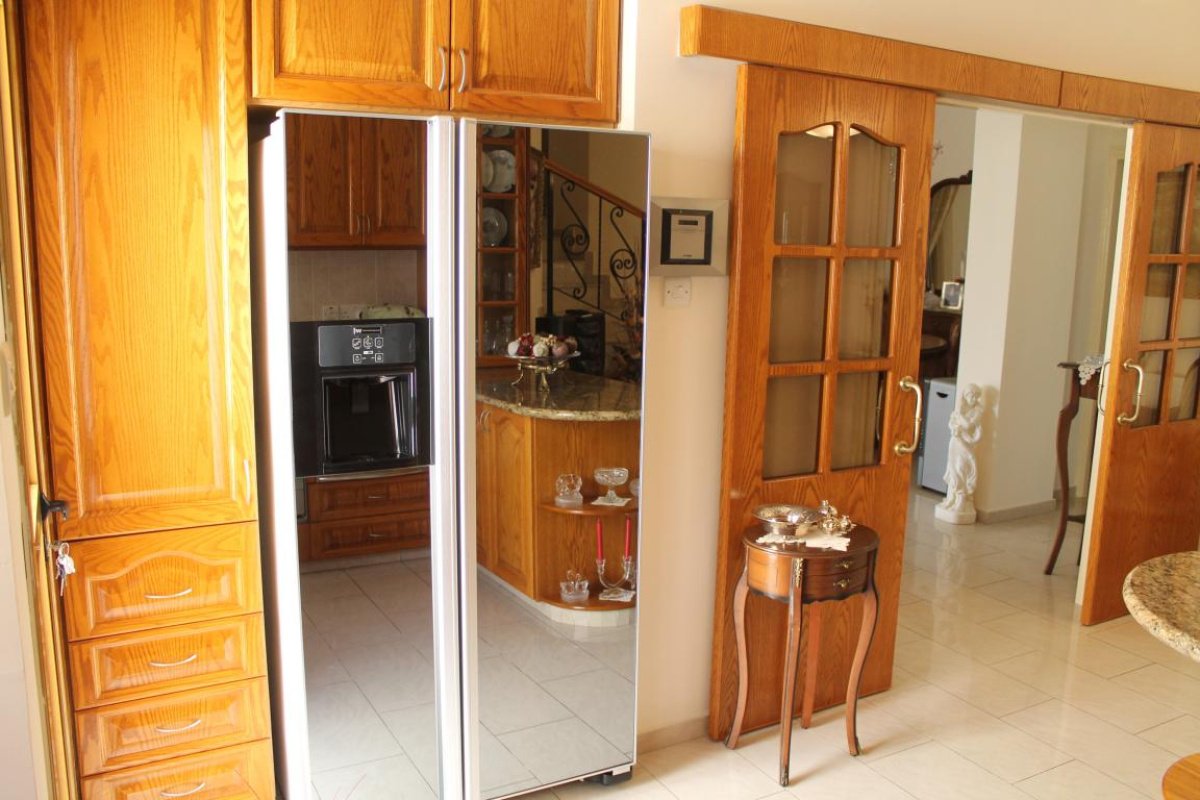 4 bedrooms Villa in Limassol, Cyprus No. 38336