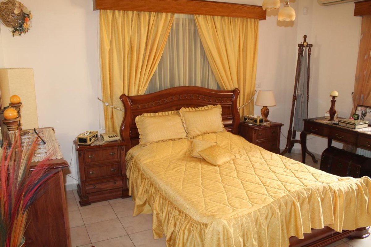 4 bedrooms Villa in Limassol, Cyprus No. 38336
