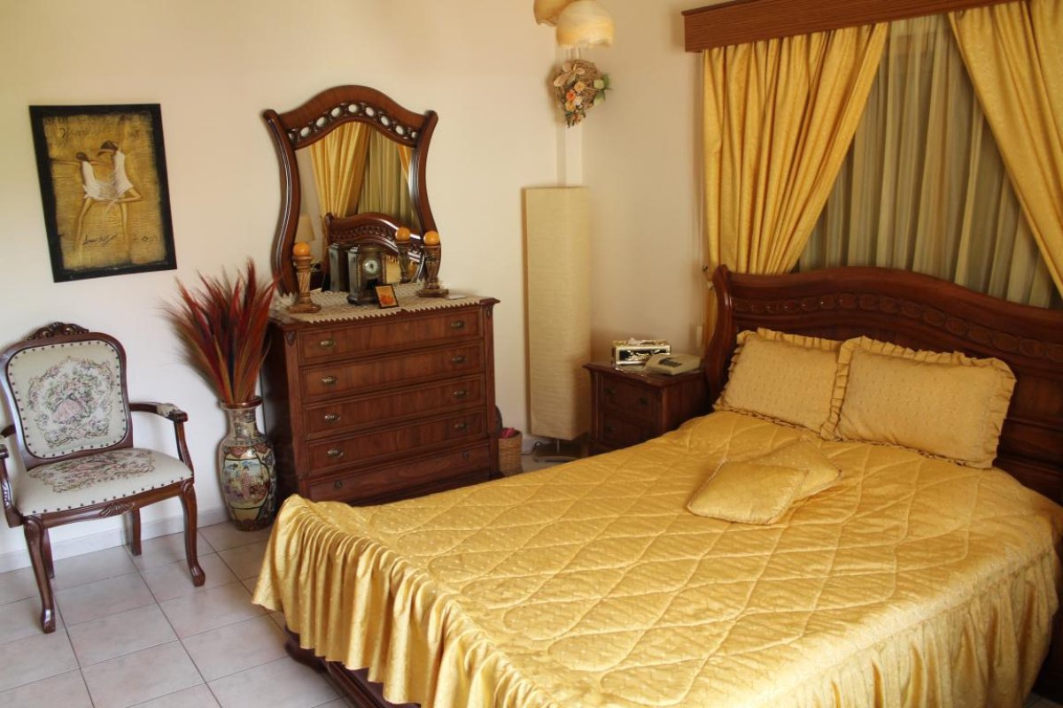 4 bedrooms Villa in Limassol, Cyprus No. 38336
