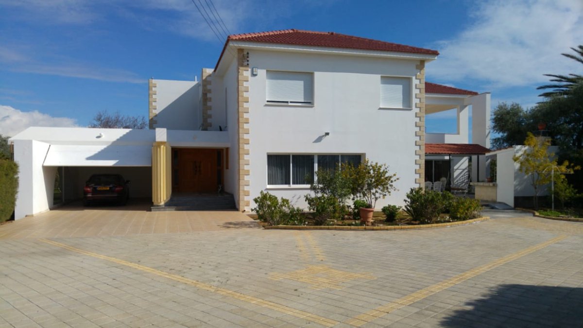 3 bedrooms Villa in Limassol, Cyprus No. 38337