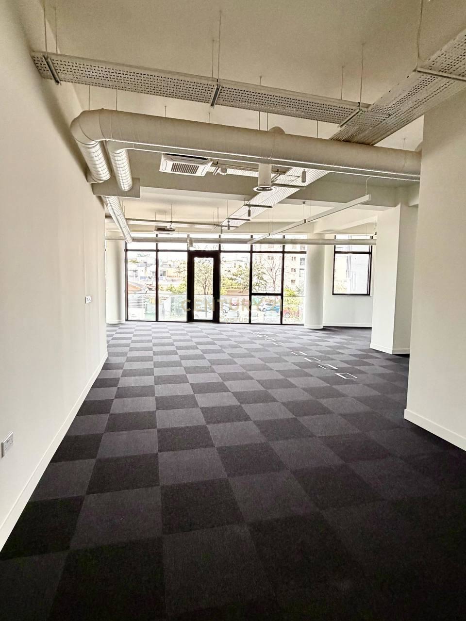 235m2 Bureau à Mesa Geitonia, Limassol, Chypre No. 55266