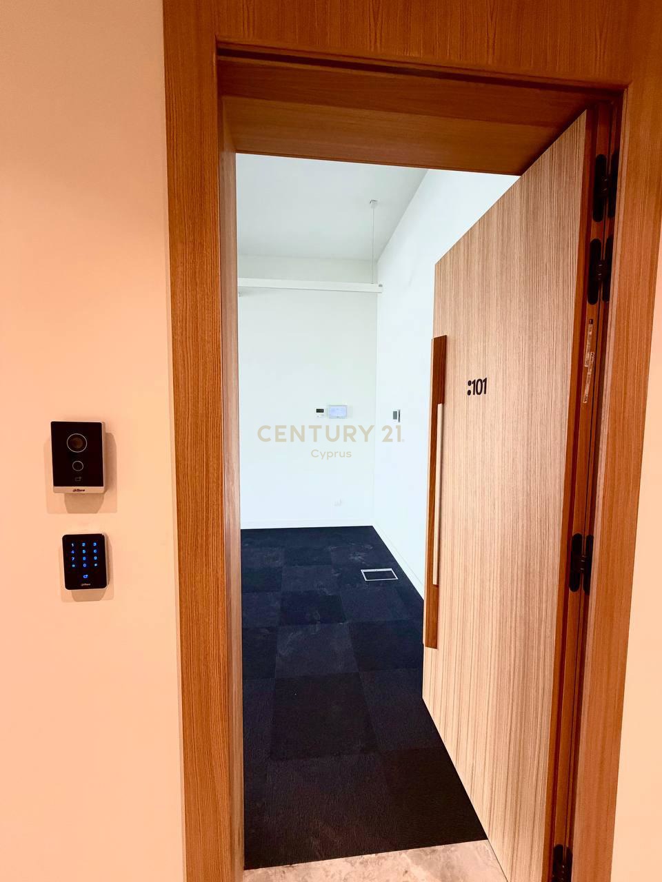 235m2 Bureau à Mesa Geitonia, Limassol, Chypre No. 55265