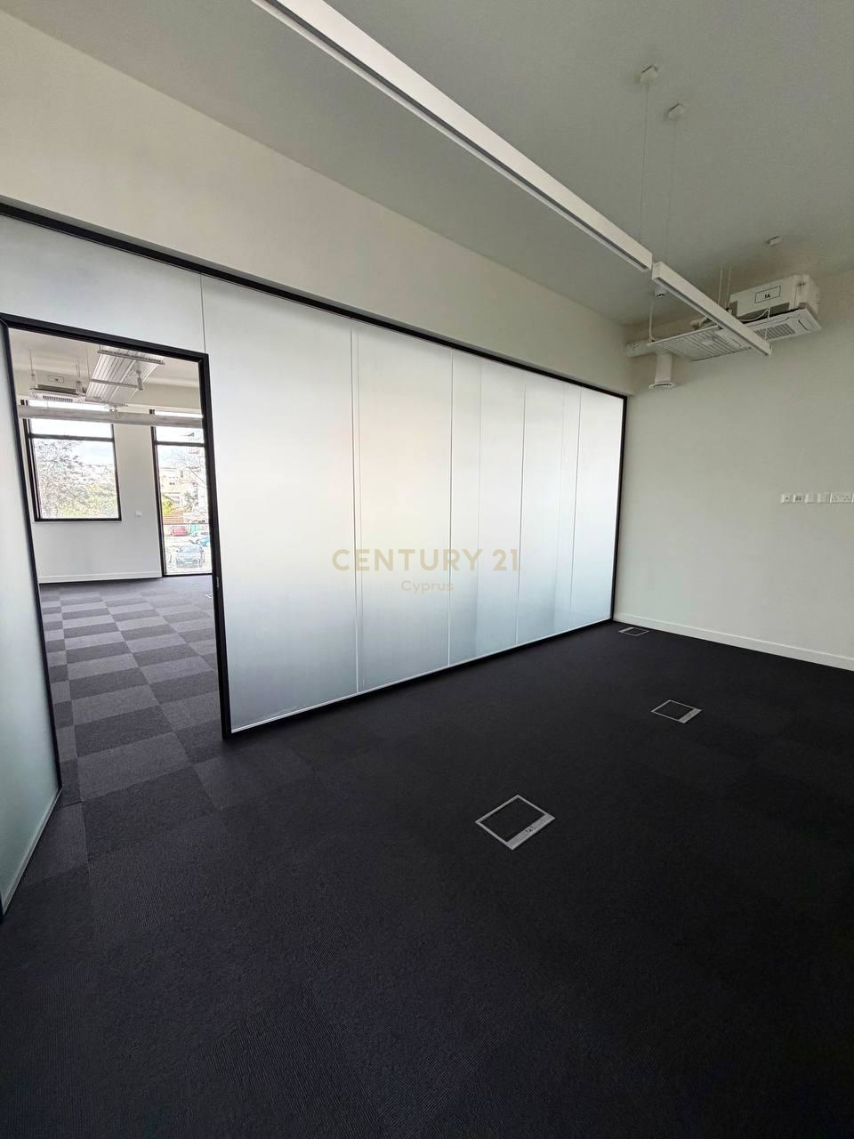 235m2 Bureau à Mesa Geitonia, Limassol, Chypre No. 55265