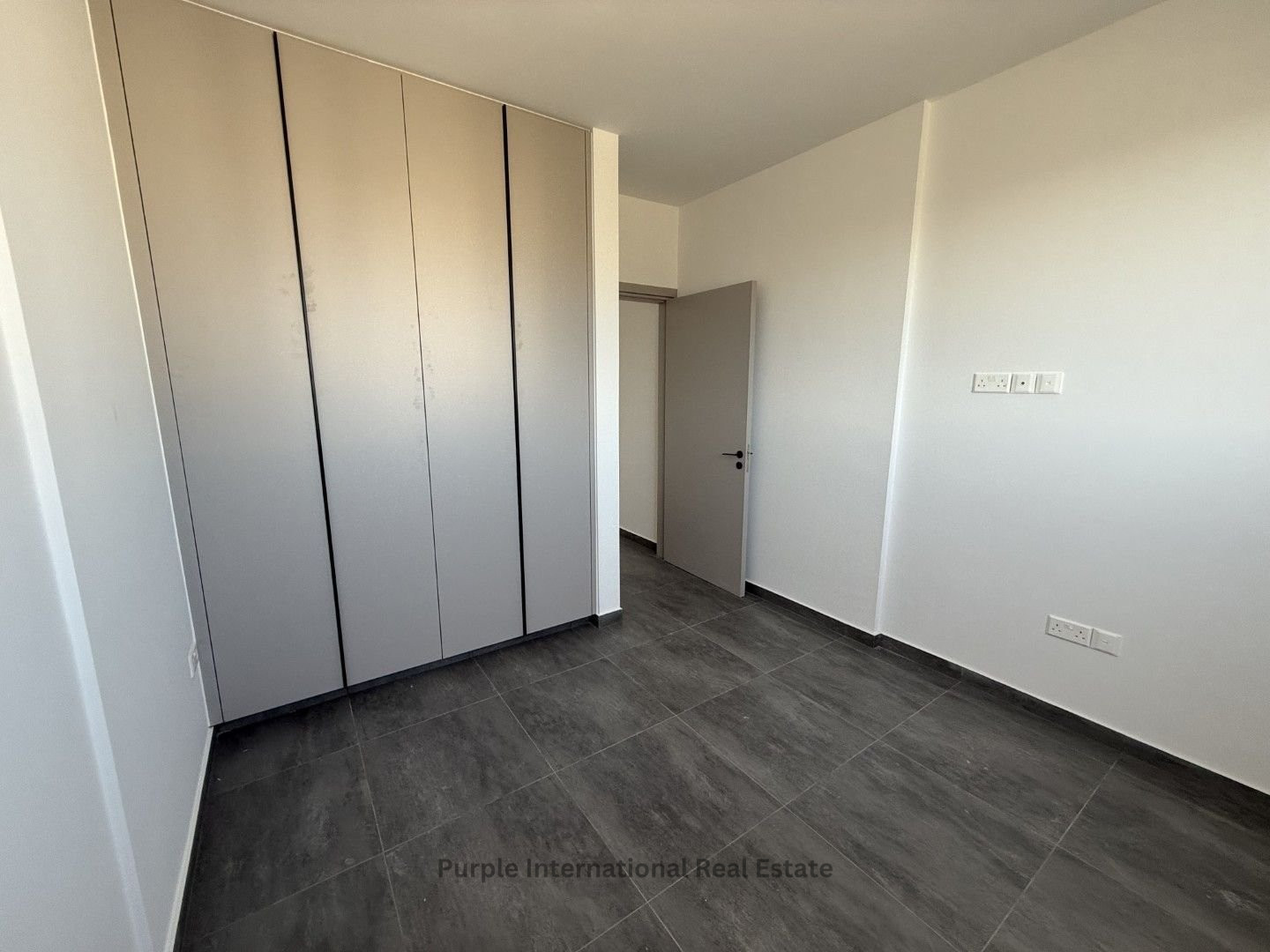 Квартира с 2 спальнями в Ларнака, Кипр № 35146
