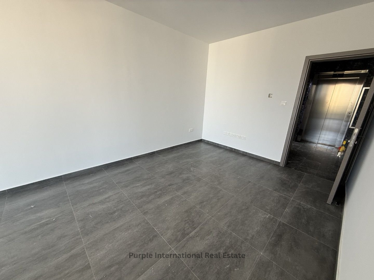 Квартира с 2 спальнями в Ларнака, Кипр № 35146