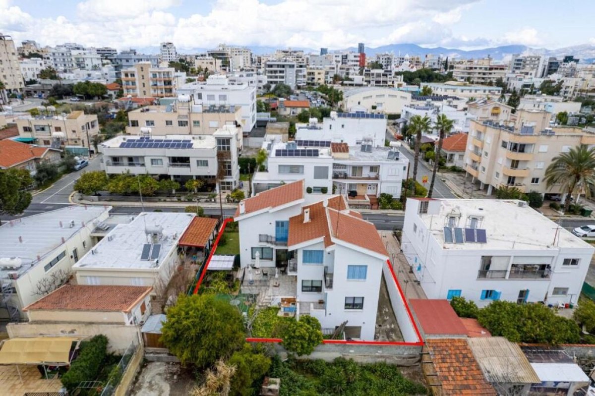330m2 Villa in Nicosia, Cyprus No. 37950