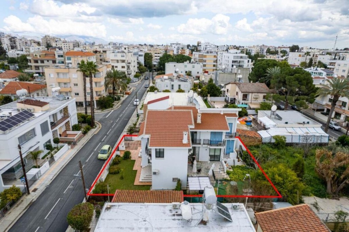 330m2 Villa in Nicosia, Cyprus No. 37950
