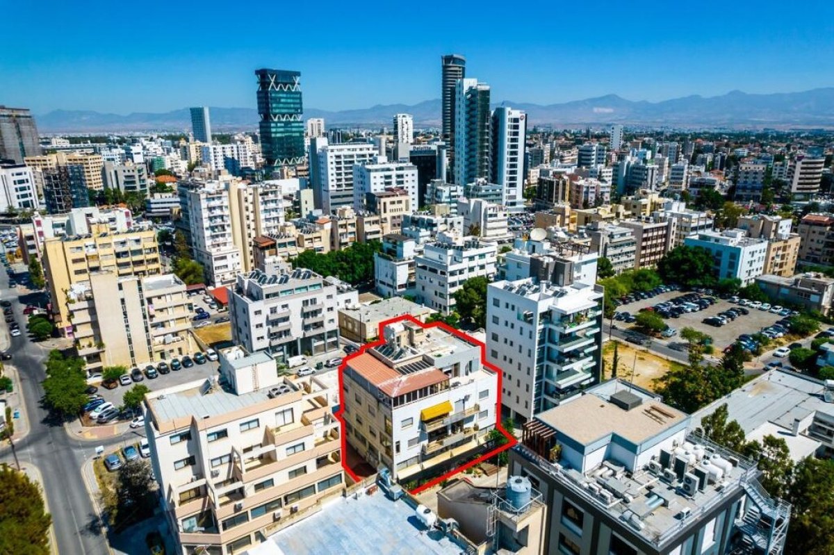 853m2 Commercial property in Nicosia, Cyprus No. 37946