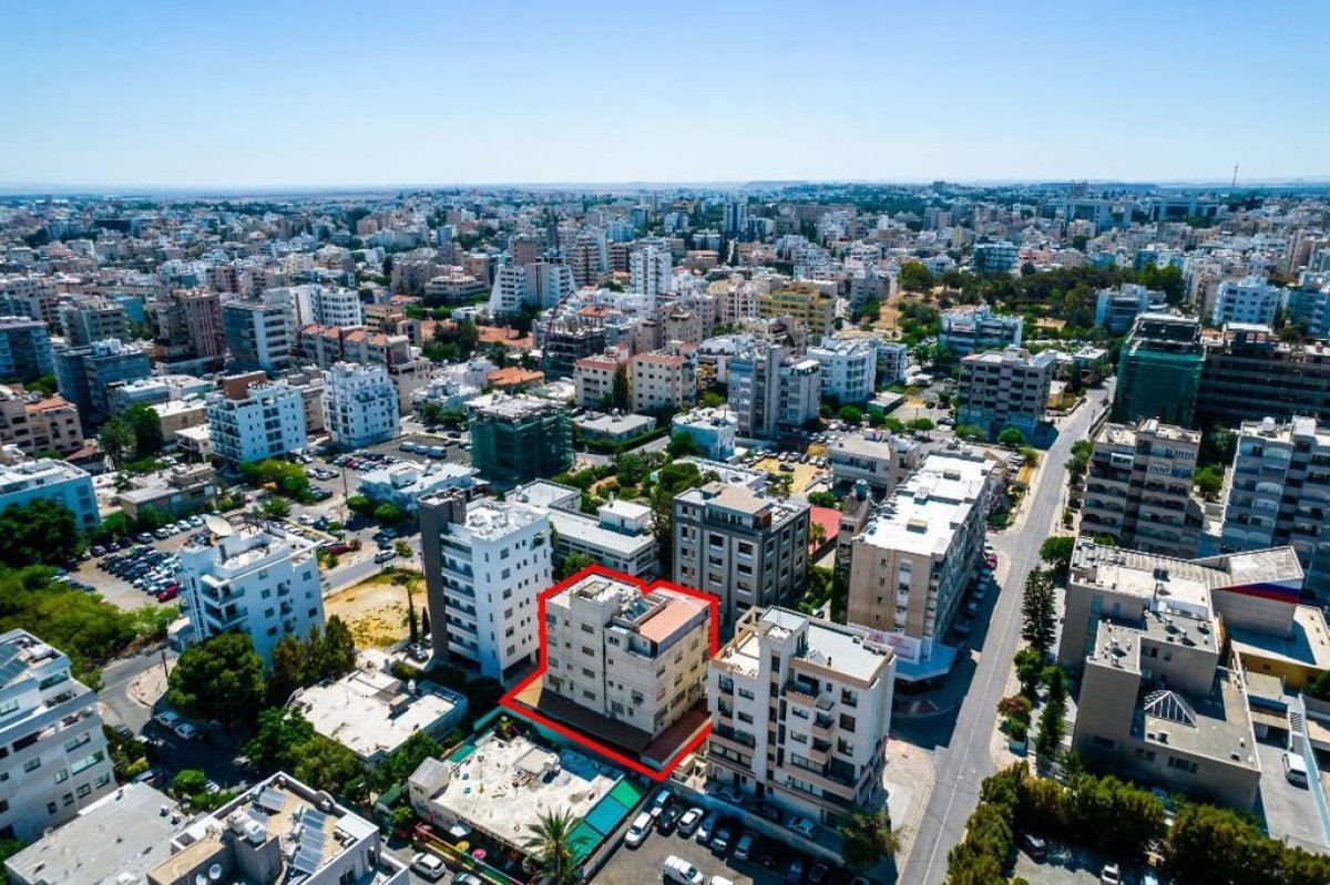 853m2 Commercial property in Nicosia, Cyprus No. 37946