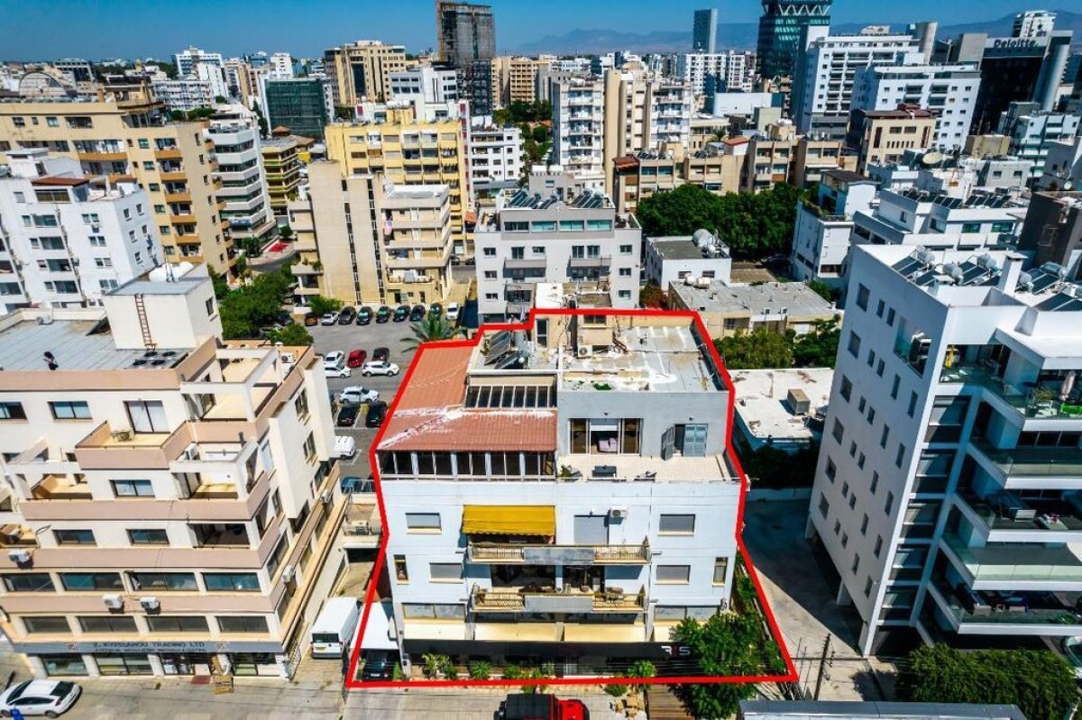 853m2 Commercial property in Nicosia, Cyprus No. 37946