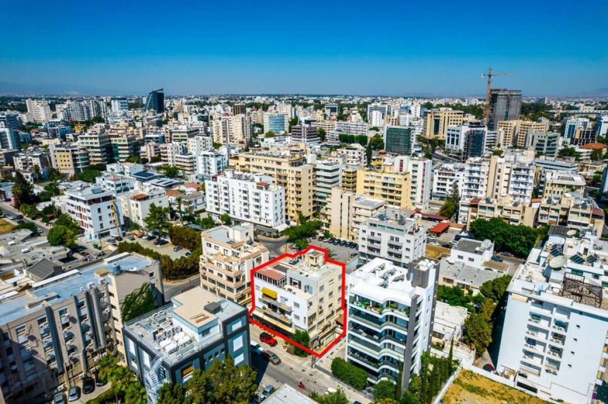 853m2 Commercial property in Nicosia, Cyprus No. 37946