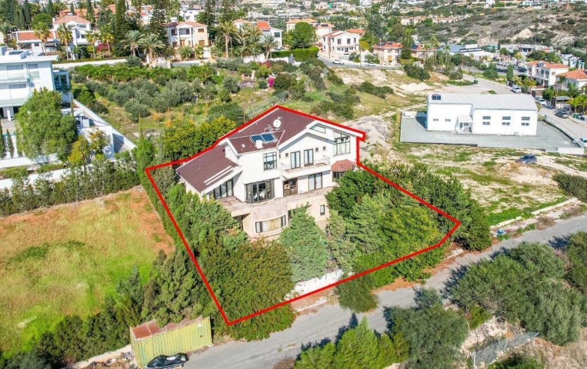 322m2 Villa in Limassol, Cyprus No. 37951