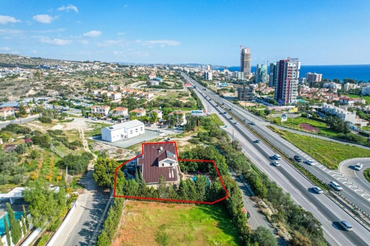 322m2 Villa in Limassol, Cyprus No. 37951