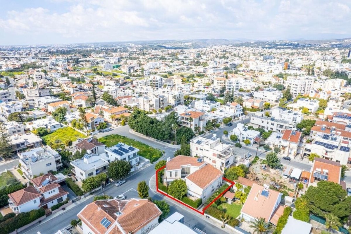 419m2 Villa in Limassol, Cyprus No. 37945