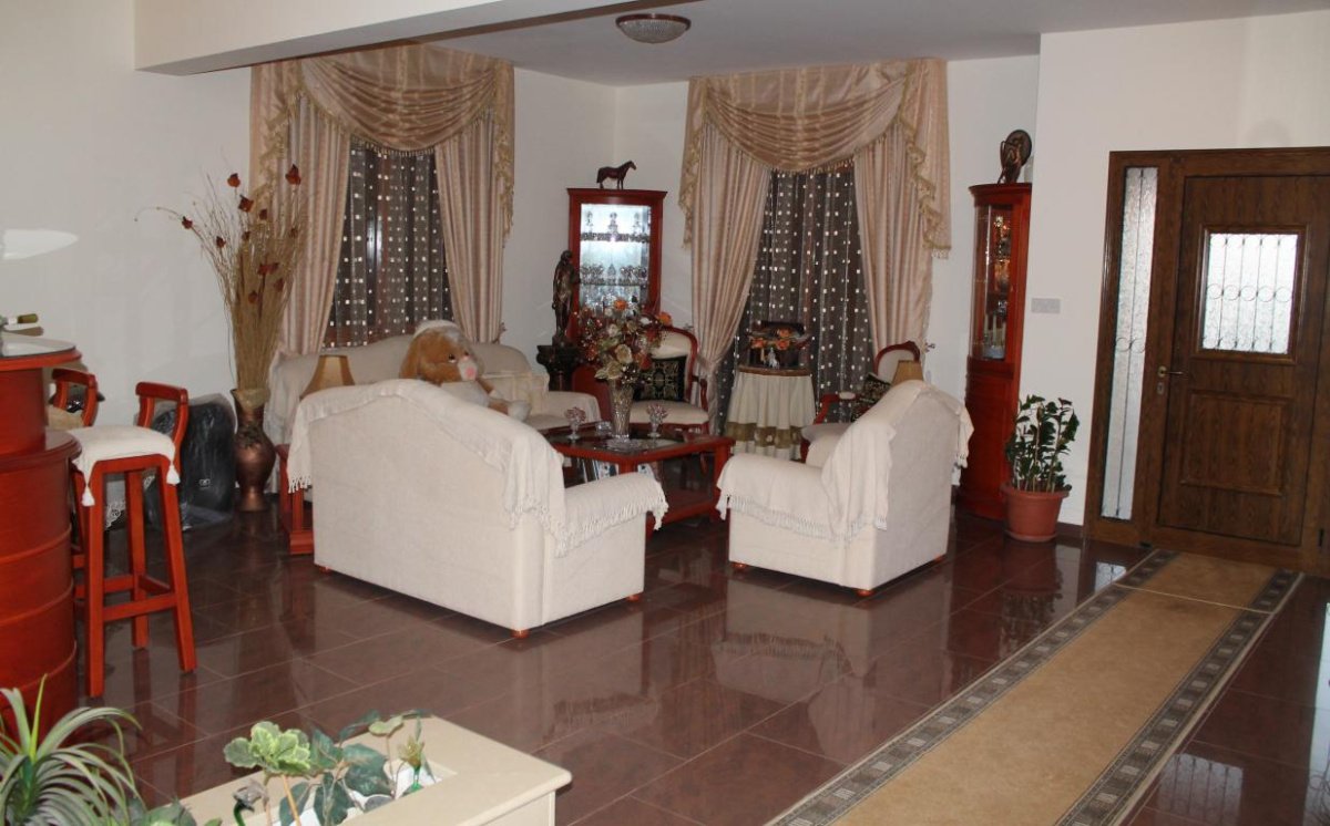 3 bedrooms Villa in Limassol, Cyprus No. 38386