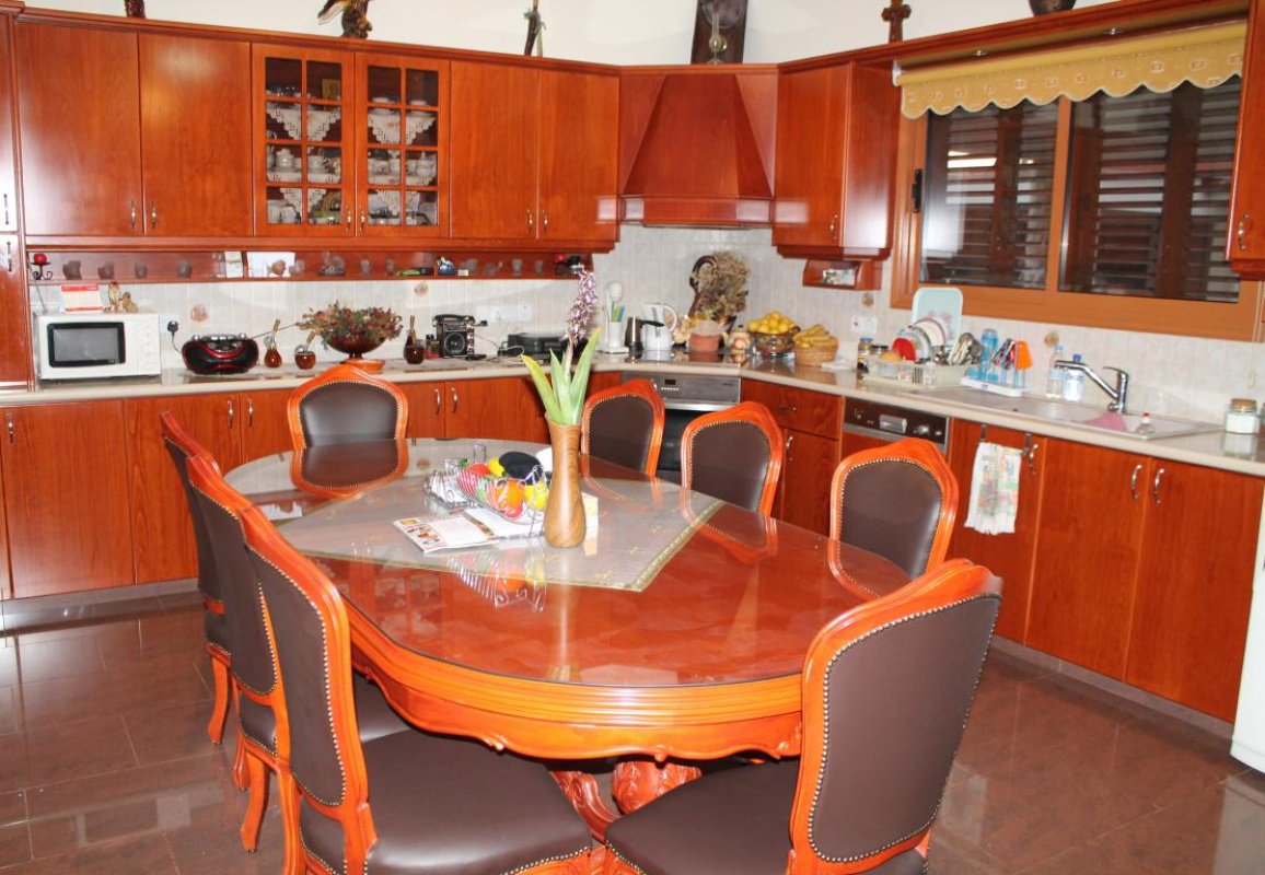 3 bedrooms Villa in Limassol, Cyprus No. 38386