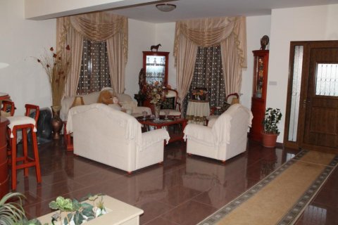 3 bedrooms Villa in Limassol, Cyprus No. 38386