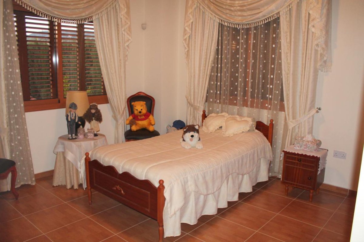 3 bedrooms Villa in Limassol, Cyprus No. 38386