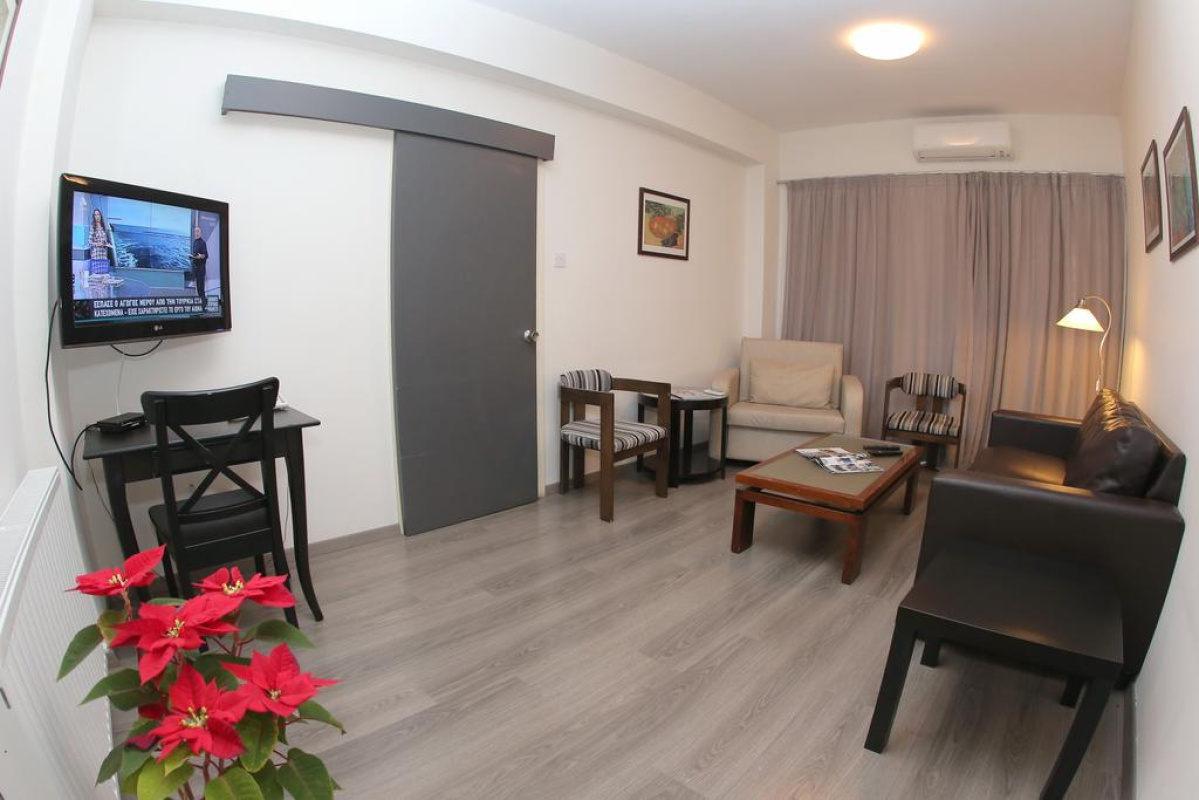 1500m2 Hotel à Nicosia, Chypre No. 38383