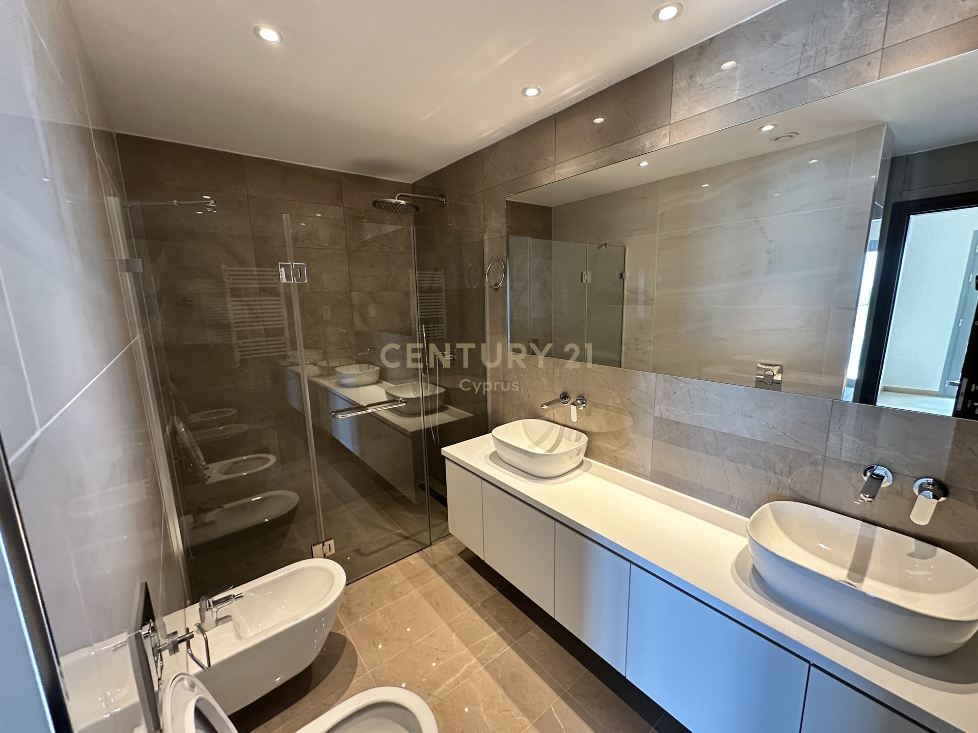3 dormitorios Apartamento en Limassol, Chipre No. 58556