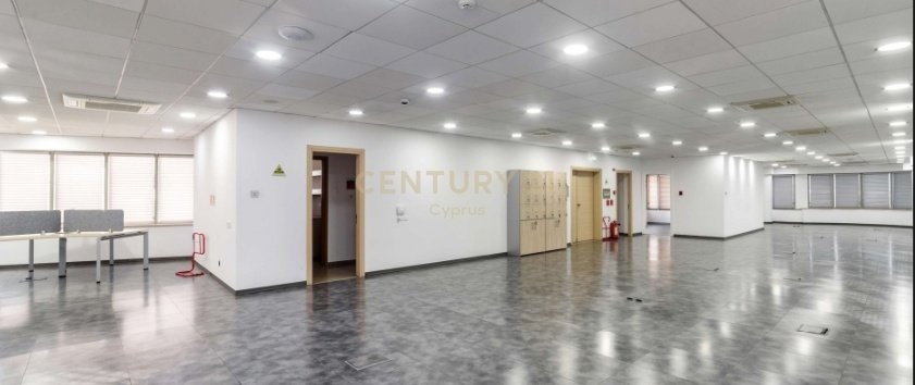 2922m2 Bureau à Kato Polemidia, Limassol, Chypre No. 55774