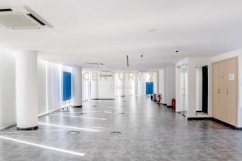 2922m2 Oficina en Kato Polemidia, Limassol, Chipre No. 55774