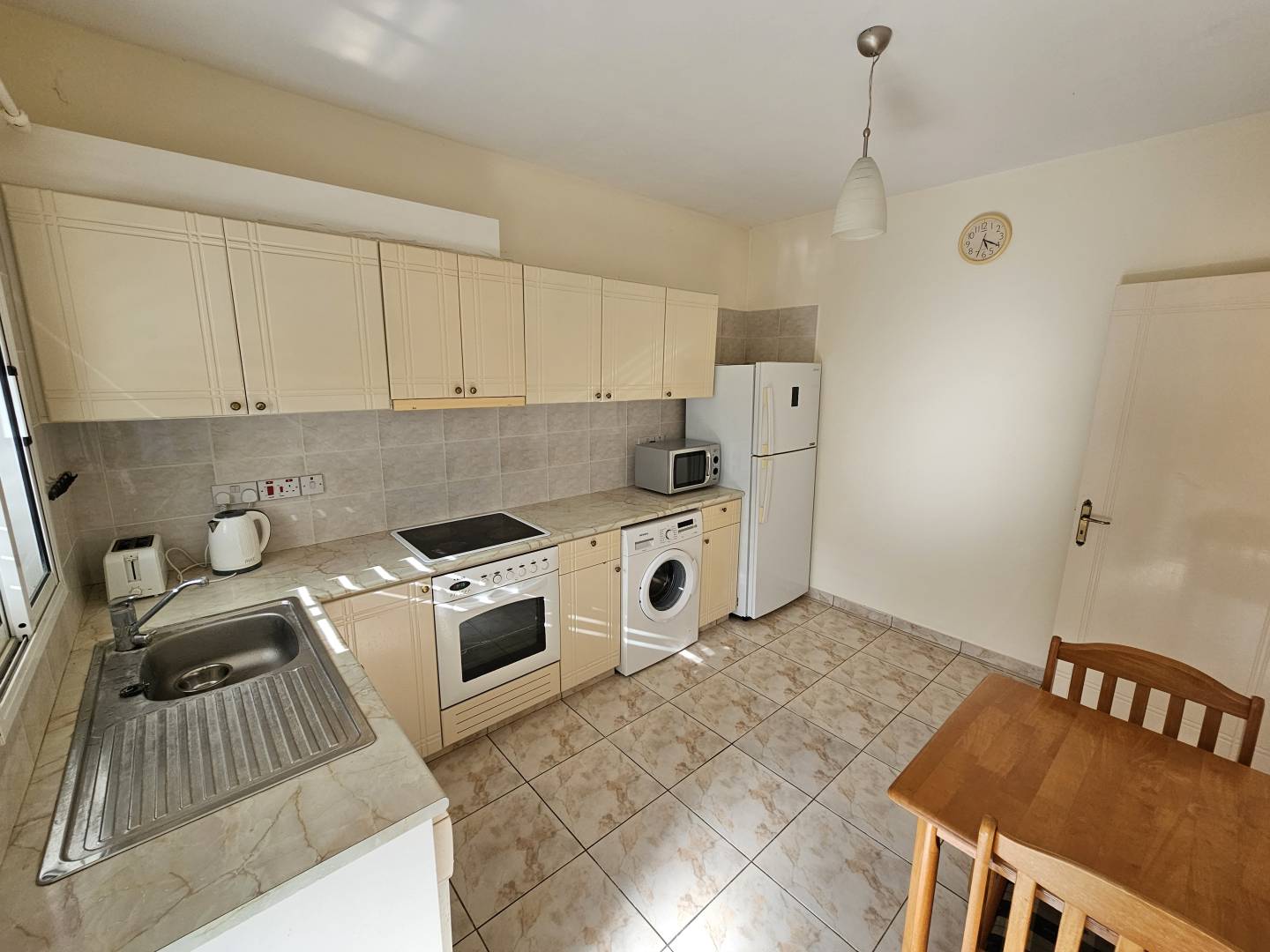 3 dormitorios Apartamento en Paphos, Chipre No. 35662