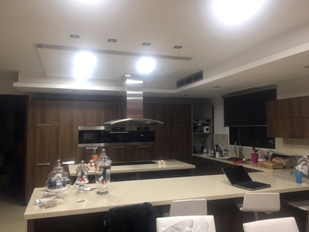 8 bedrooms Villa in Larnaca, Larnaka, Cyprus No. 38577