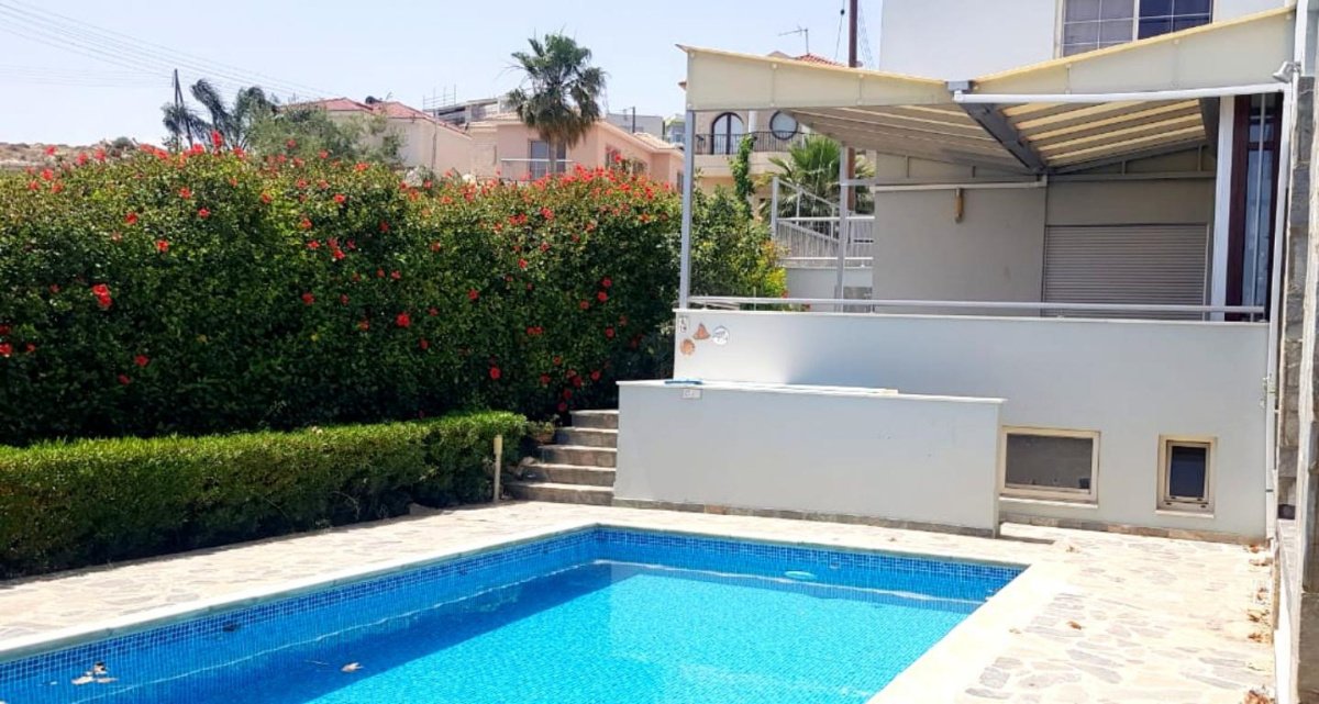 4 bedrooms Villa in Limassol, Cyprus No. 38576
