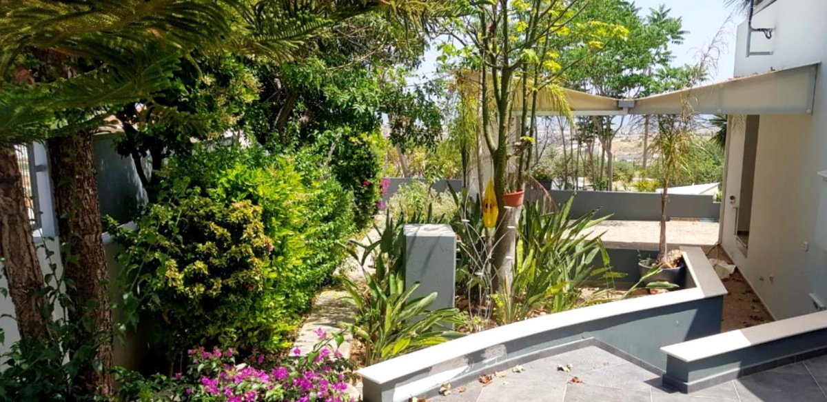 4 bedrooms Villa in Limassol, Cyprus No. 38576