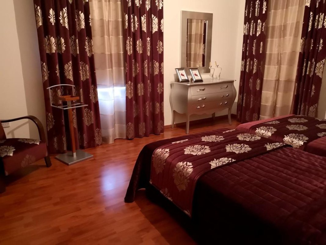 Вилла с 6 спальнями в Пафос, Кипр № 38574