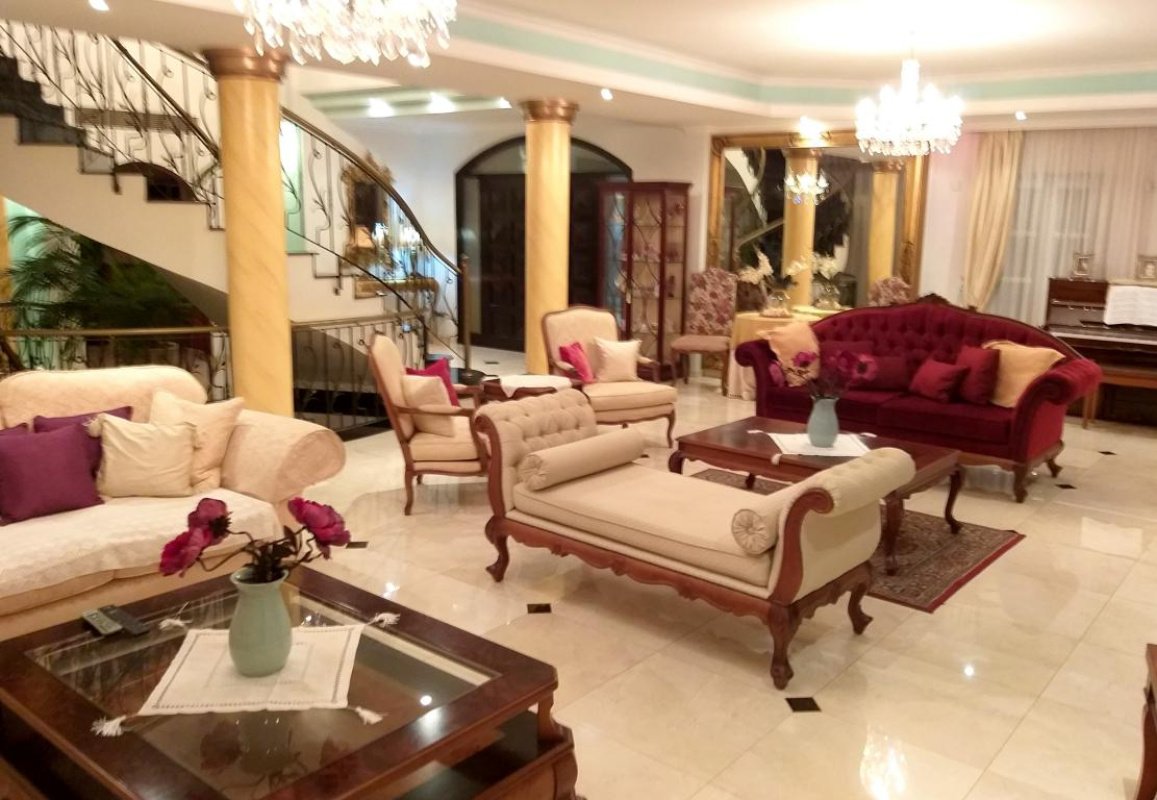 6 bedrooms Villa in Nicosia, Cyprus No. 38575