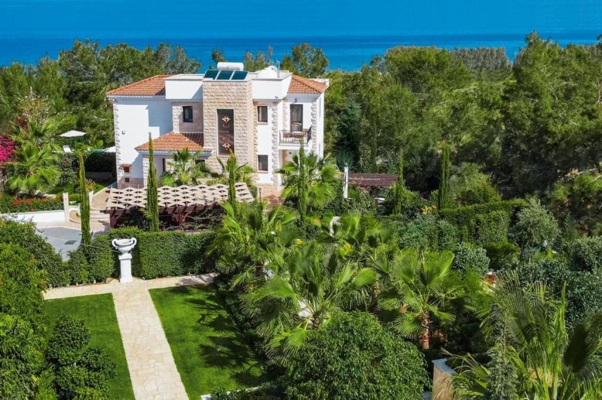 4 bedrooms Villa in Paphos, Cyprus No. 38904