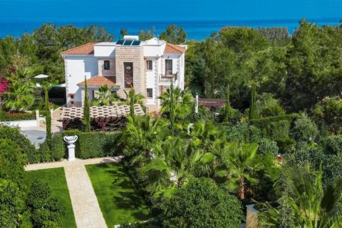 4 bedrooms Villa in Paphos, Cyprus No. 38904