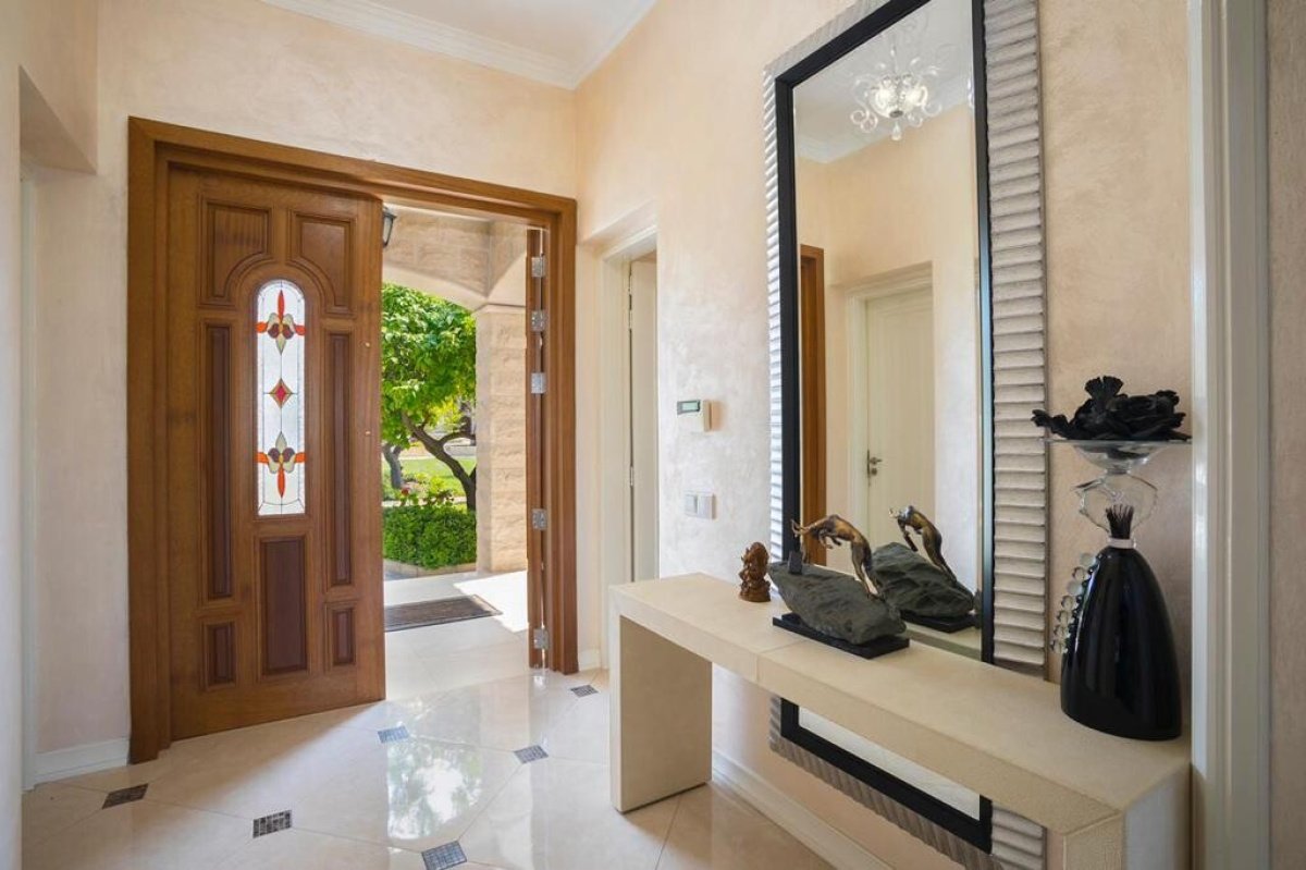 5 bedrooms Villa in Paphos, Cyprus No. 38903