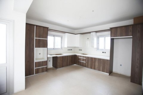 4 bedrooms Villa in Nicosia, Cyprus No. 38906