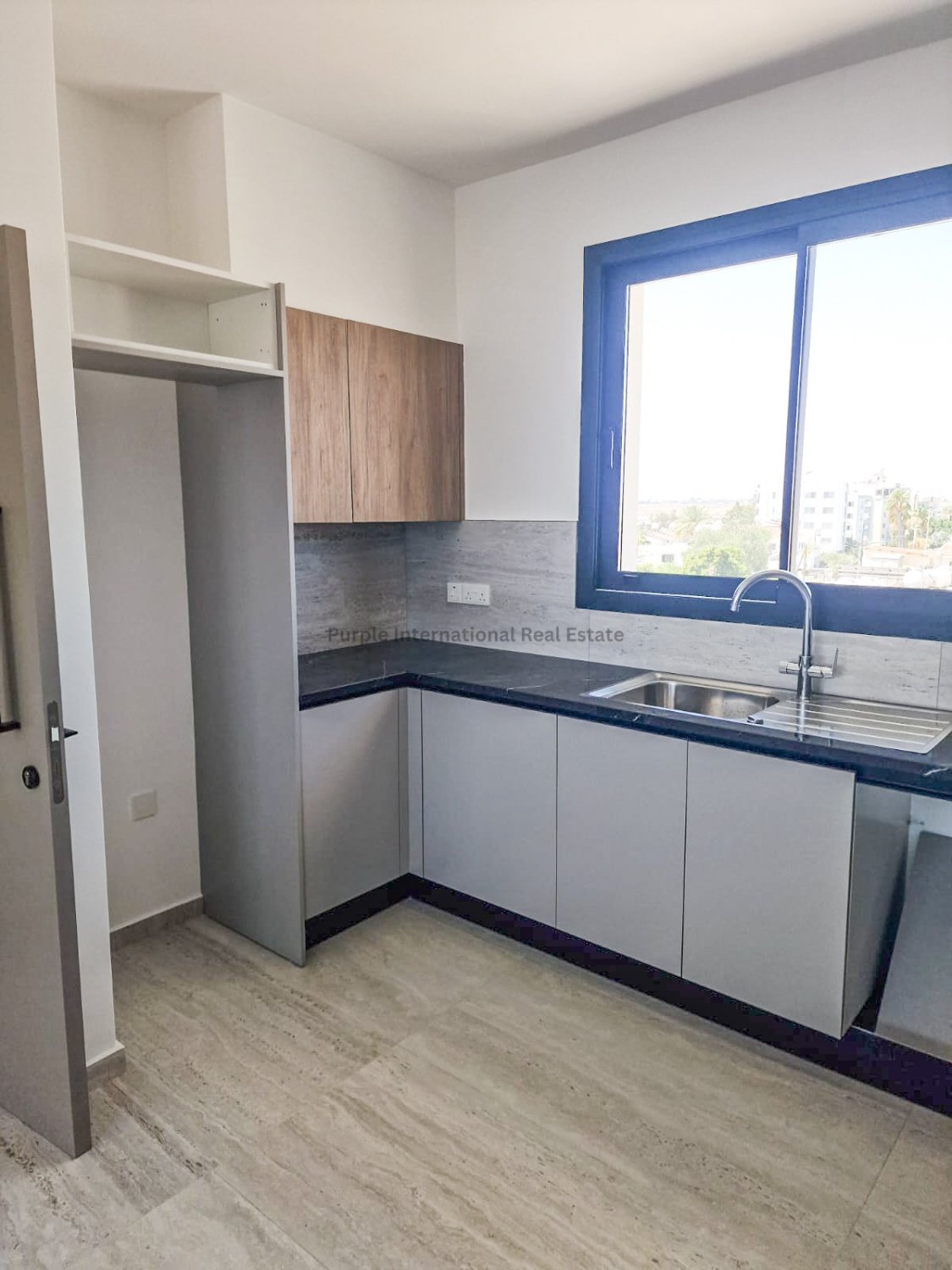 2 bedrooms Apartment in Larnaca, Larnaka, Cyprus No. 25036