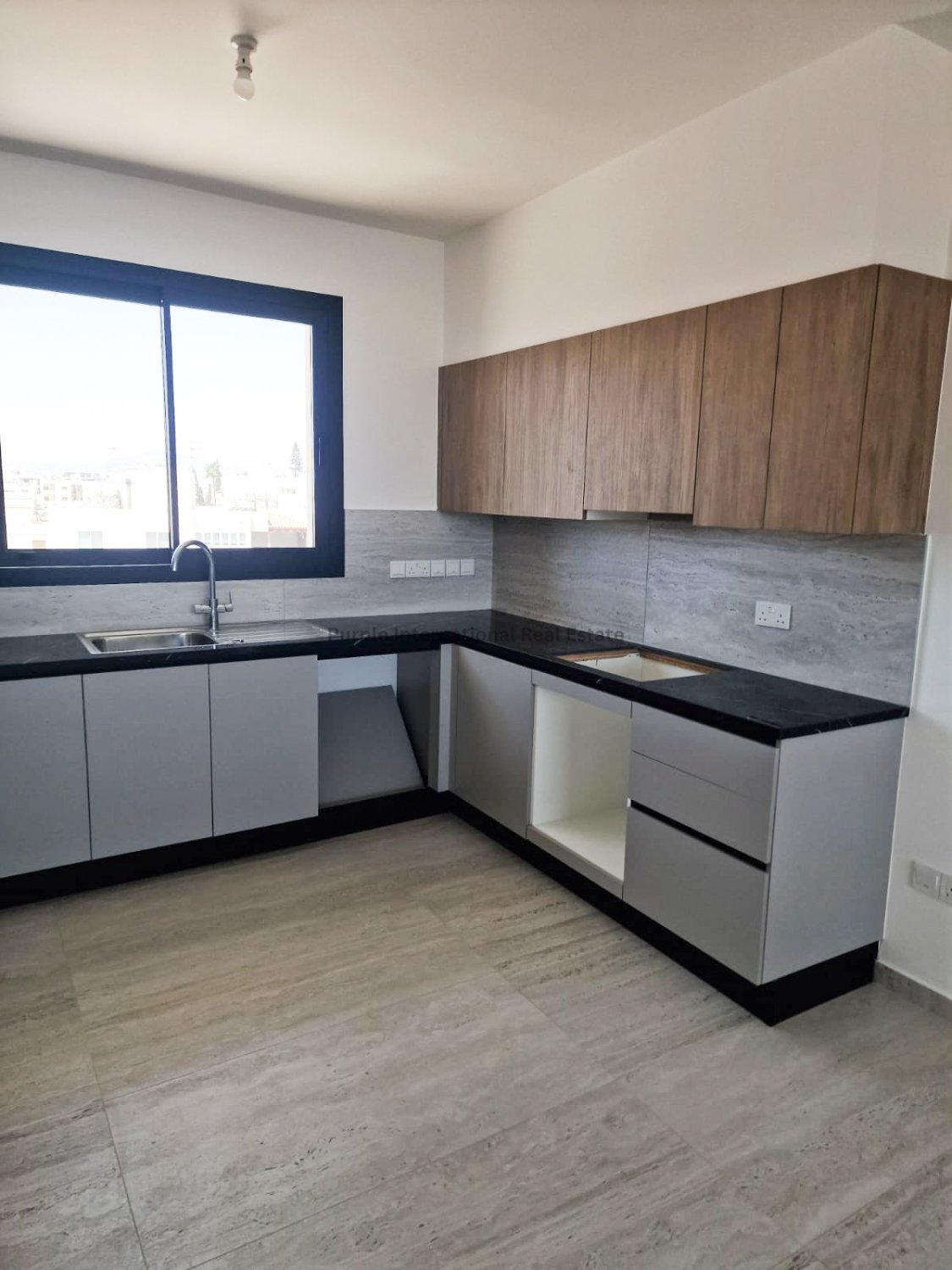 2 bedrooms Apartment in Larnaca, Larnaka, Cyprus No. 25036