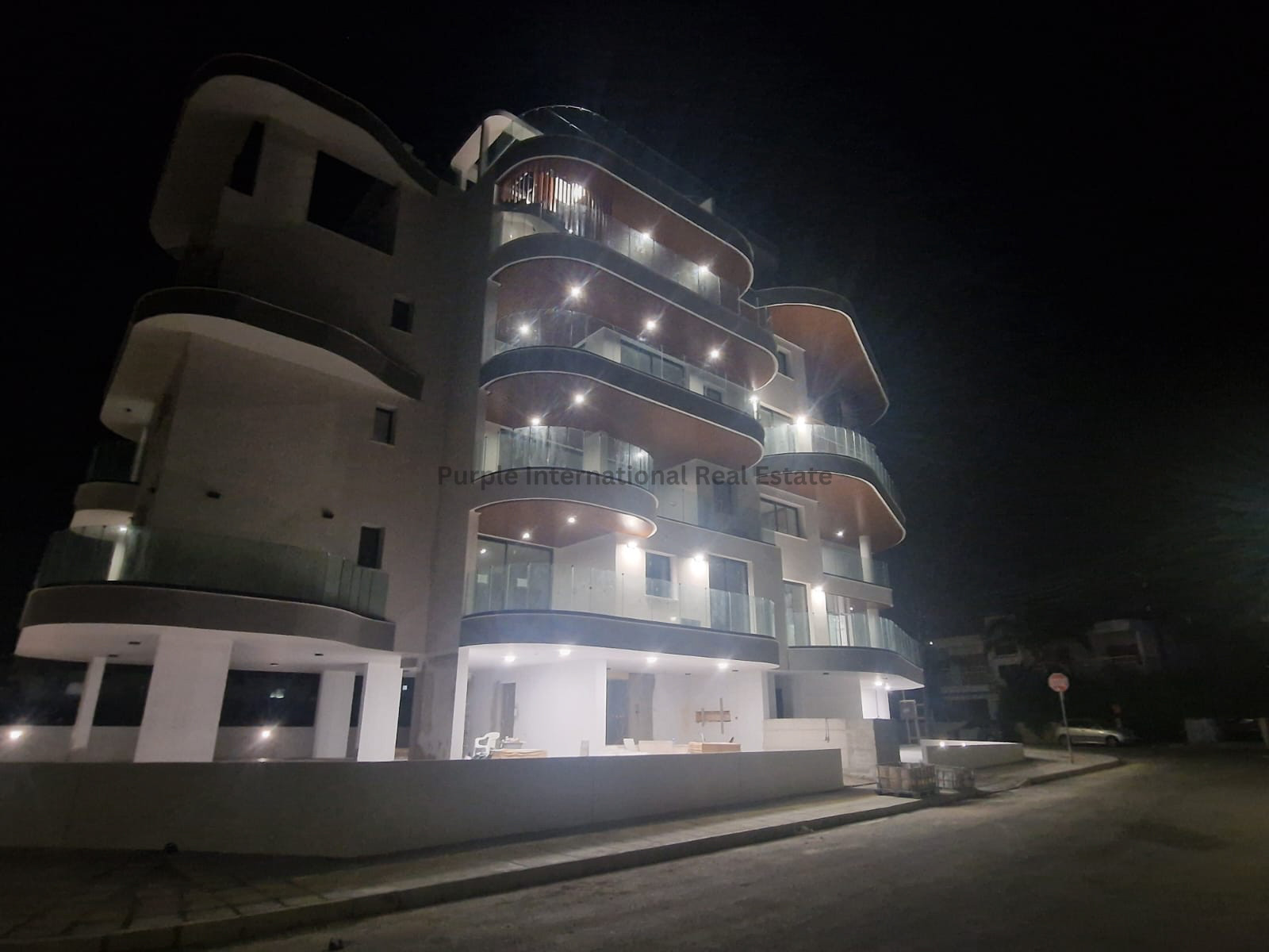 2 bedrooms Apartment in Larnaca, Larnaka, Cyprus No. 25036