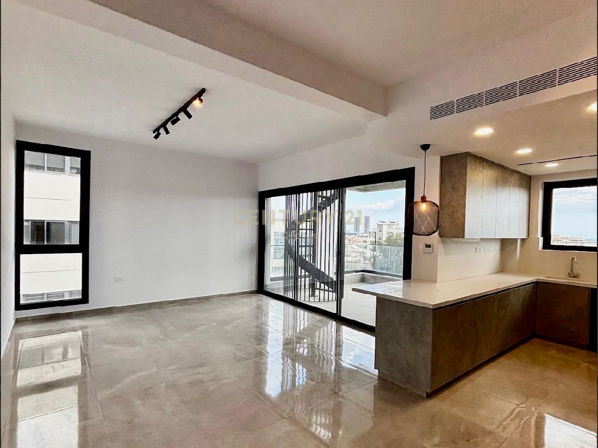 2 bedrooms Penthouse in Mesa Geitonia, Limassol, Cyprus No. 53666