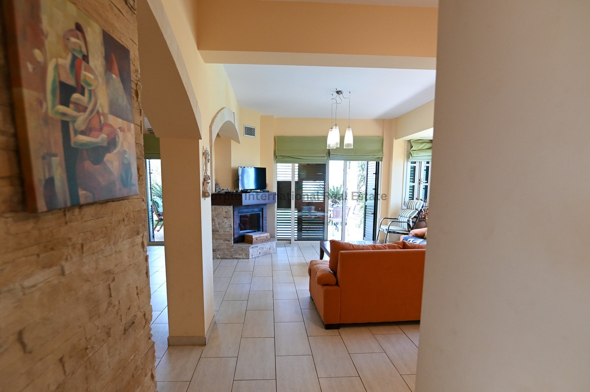 5 bedrooms Villa in Paralimni, Ammochostos, Cyprus No. 39209