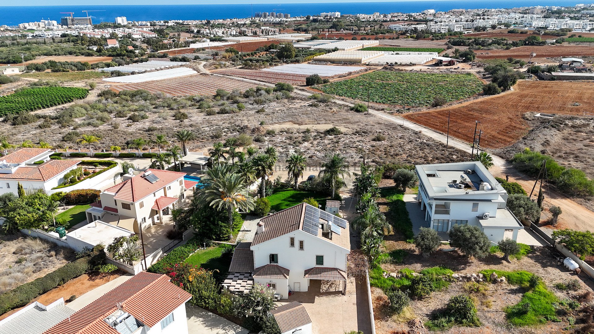 5 bedrooms Villa in Paralimni, Ammochostos, Cyprus No. 39209