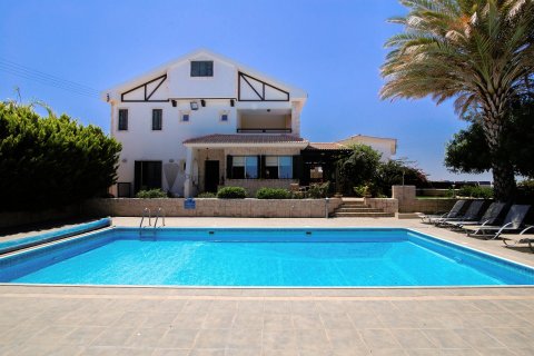 5 bedrooms Villa in Paralimni, Ammochostos, Cyprus No. 39209