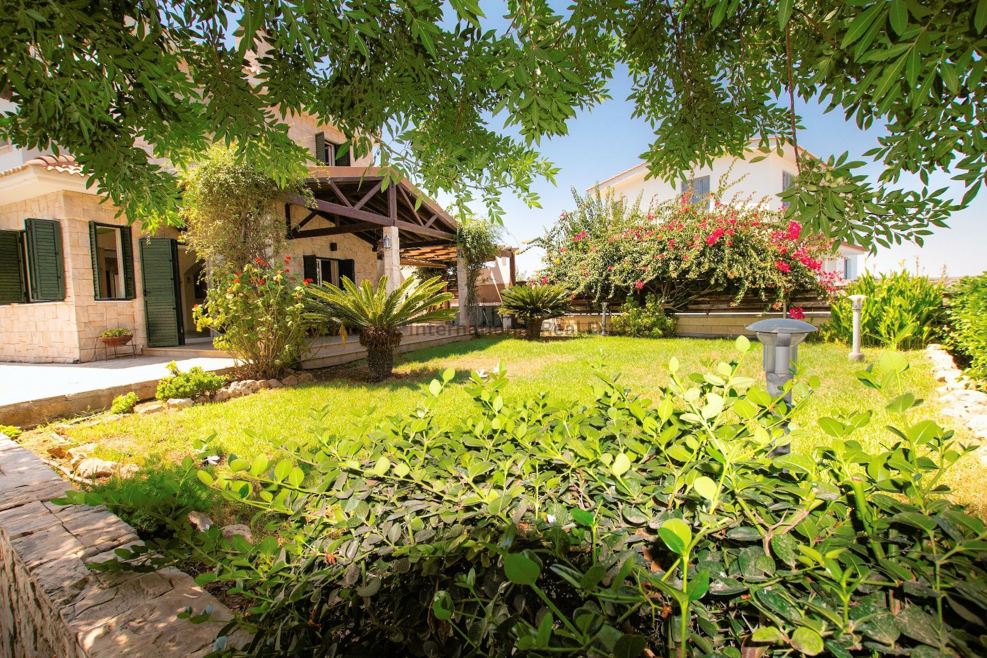 5 bedrooms Villa in Paralimni, Ammochostos, Cyprus No. 39209